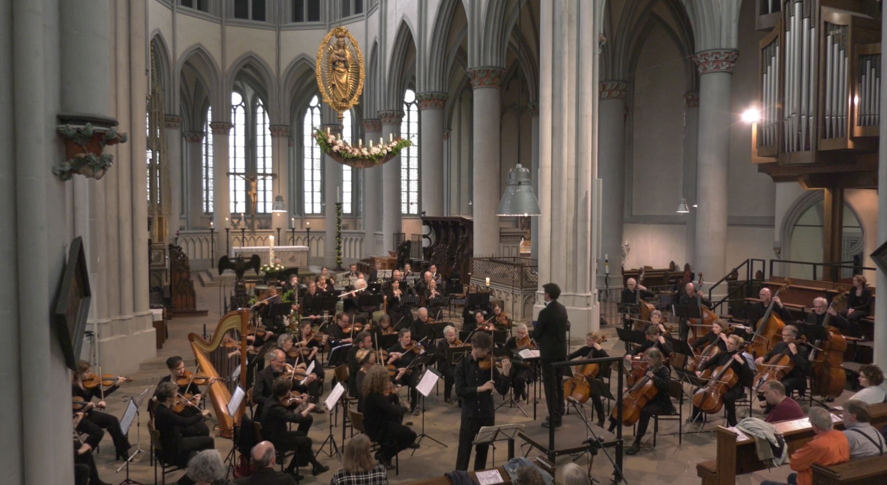 Symphony Orchestra Bergisch Gladbach playing